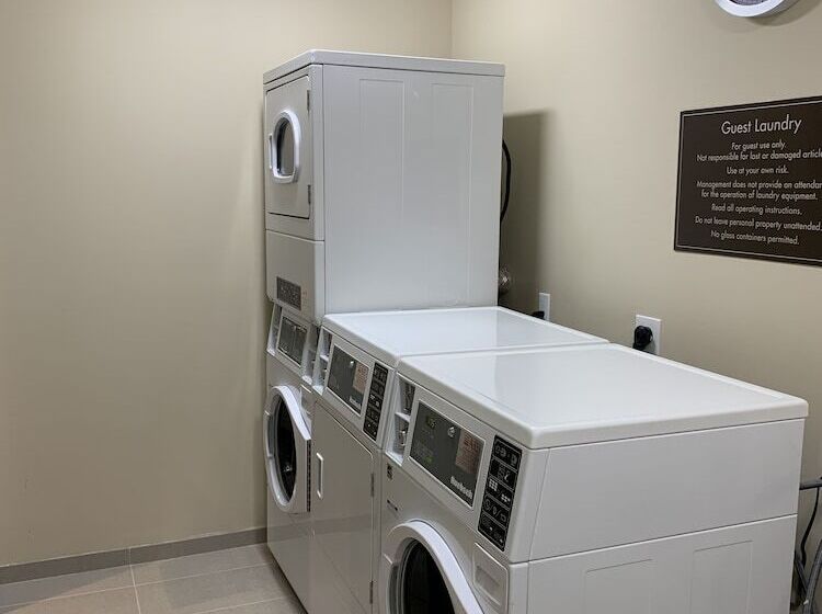 فندق Comfort Inn & Suites