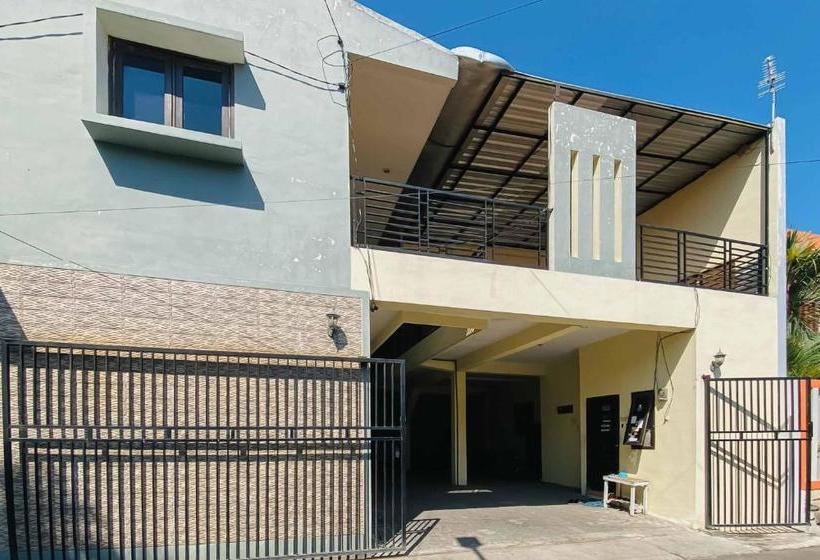 Hotel Kanca Homestay Mitra Reddoorz Near Gor Untung Suropati