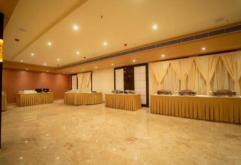 酒店 Paras Heights