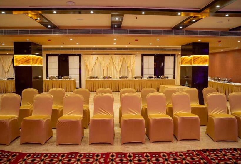 酒店 Paras Heights