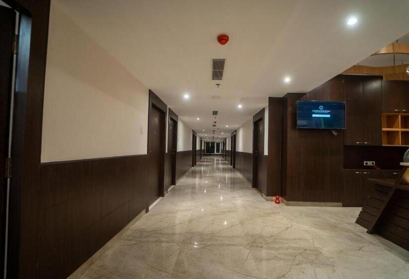 酒店 Paras Heights