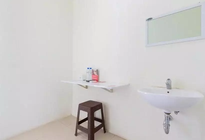 Hotelli Reddoorz @ Bukit Palma Surabaya