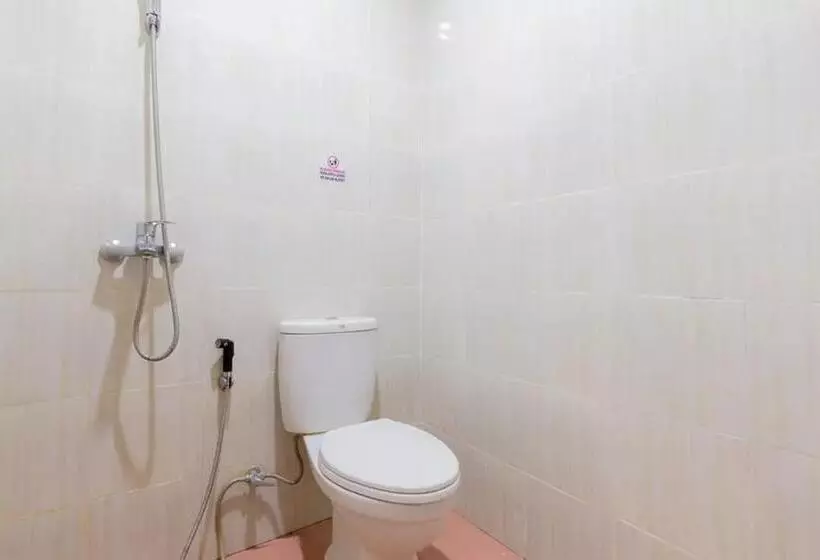 Hotelli Reddoorz @ Bukit Palma Surabaya