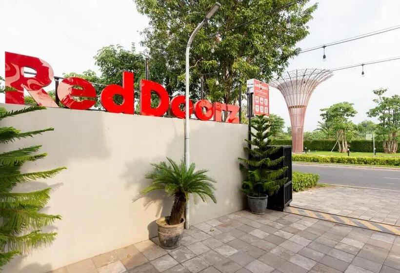 فندق Reddoorz @ Bukit Palma Surabaya