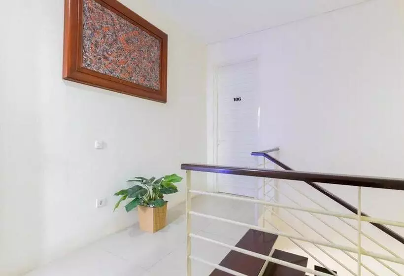 Hotelli Reddoorz @ Bukit Palma Surabaya