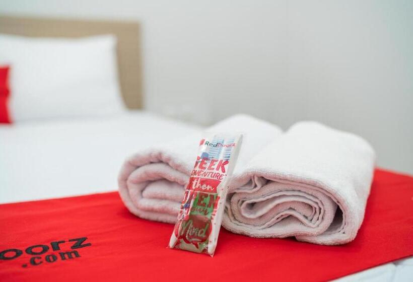 Hotel Reddoorz Syariah Near Jalan Ahmad Yani Banjarmasin 3