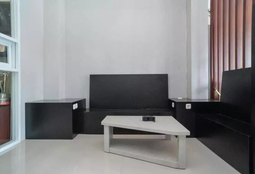 ホテル Reddoorz Syariah Near Jalan Ahmad Yani Banjarmasin 3
