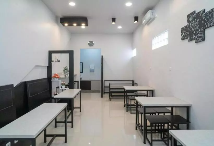 ホテル Reddoorz Syariah Near Jalan Ahmad Yani Banjarmasin 3