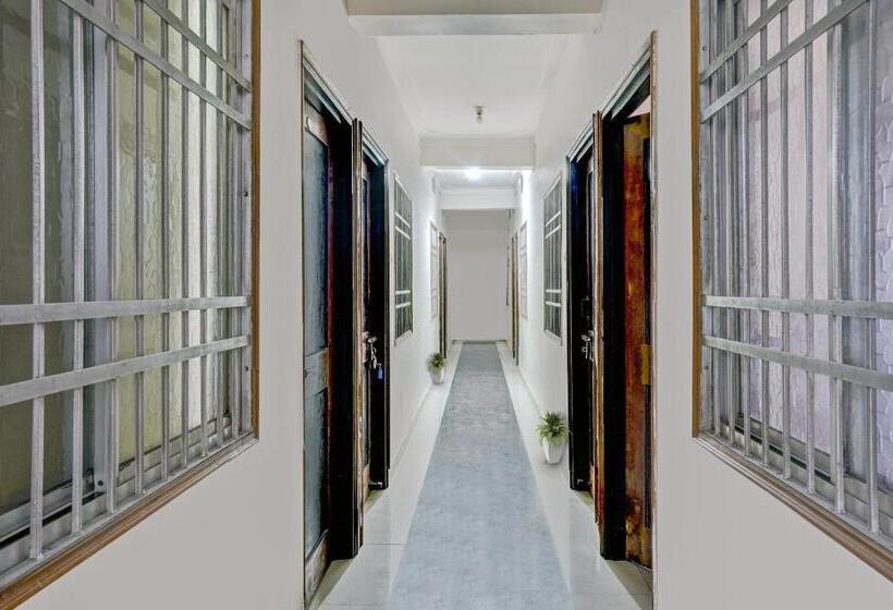 Отель Spot On 81321 Convival Budget Stay