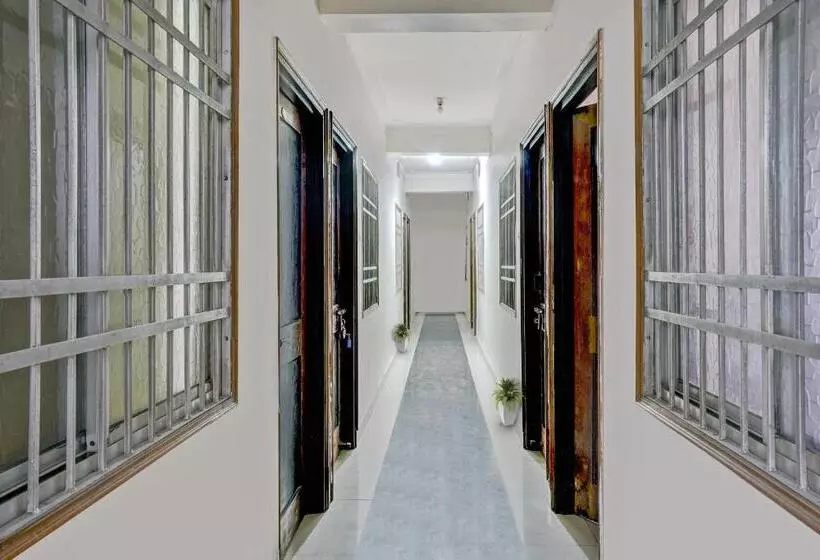 هتل Spot On 81321 Convival Budget Stay