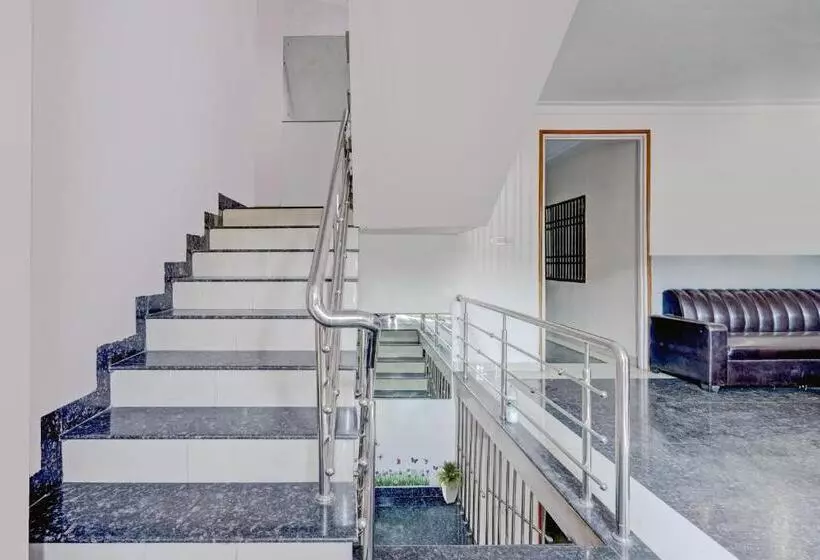 هتل Spot On 81321 Convival Budget Stay