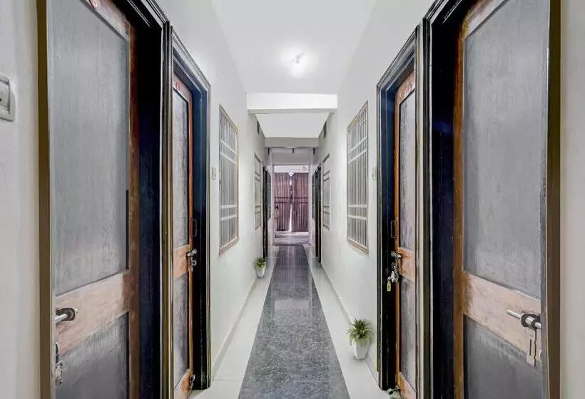 هتل Spot On 81321 Convival Budget Stay