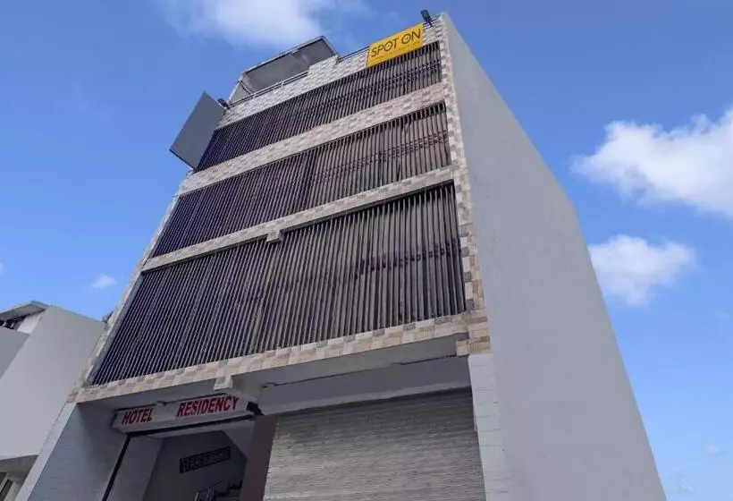 هتل Spot On 81321 Convival Budget Stay