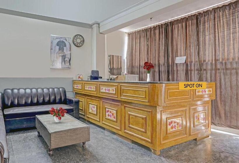 Отель Spot On 81321 Convival Budget Stay