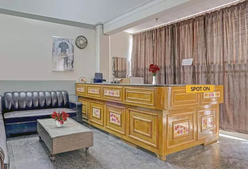 هتل Spot On 81321 Convival Budget Stay