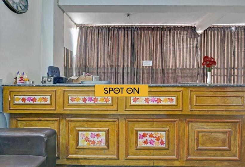 Отель Spot On 81321 Convival Budget Stay