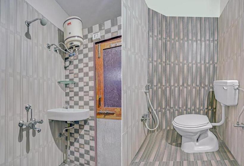 Отель Spot On 81321 Convival Budget Stay