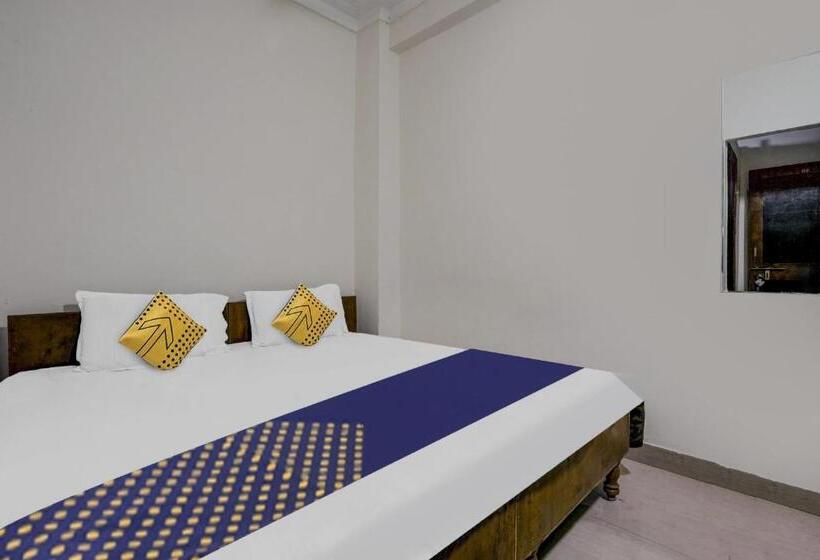 Отель Spot On 81321 Convival Budget Stay