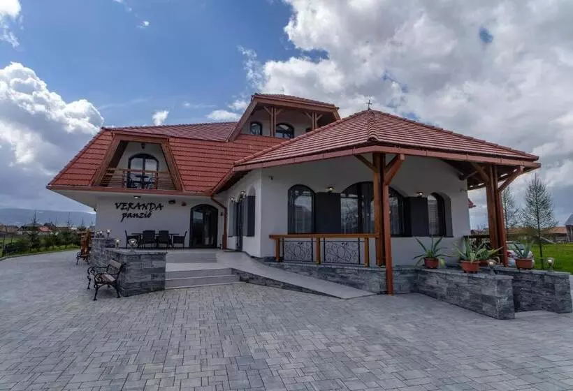 Majatalo Veranda Panzio