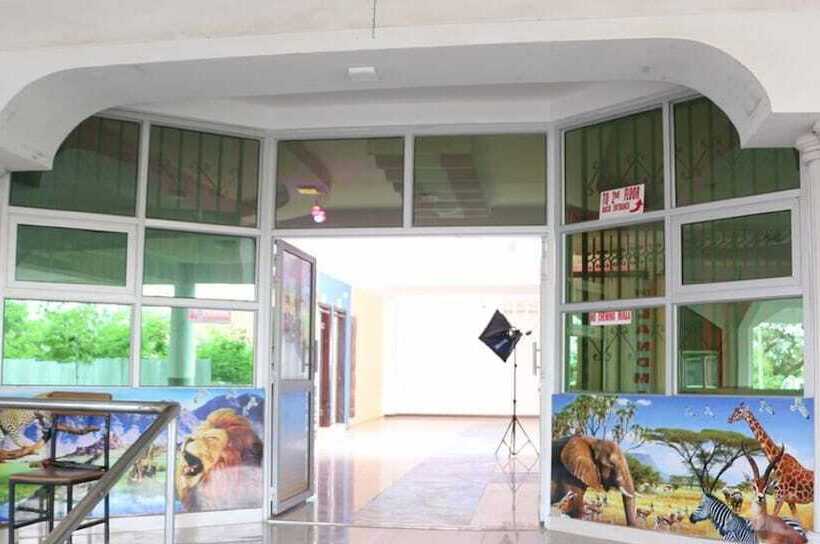 هتل Isiolo Landmark