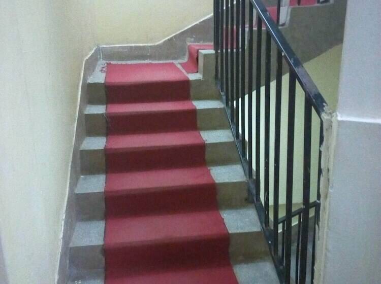 هتل Isiolo Landmark