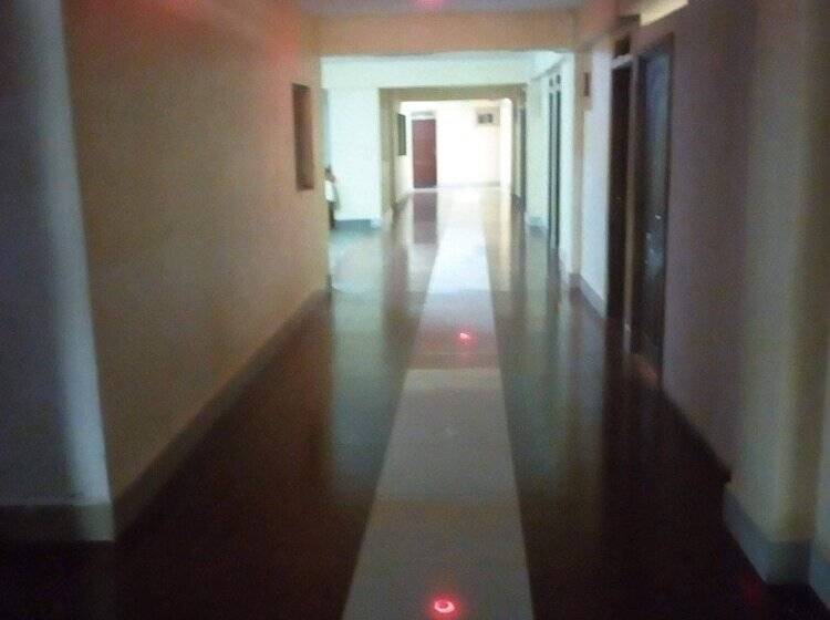 هتل Isiolo Landmark