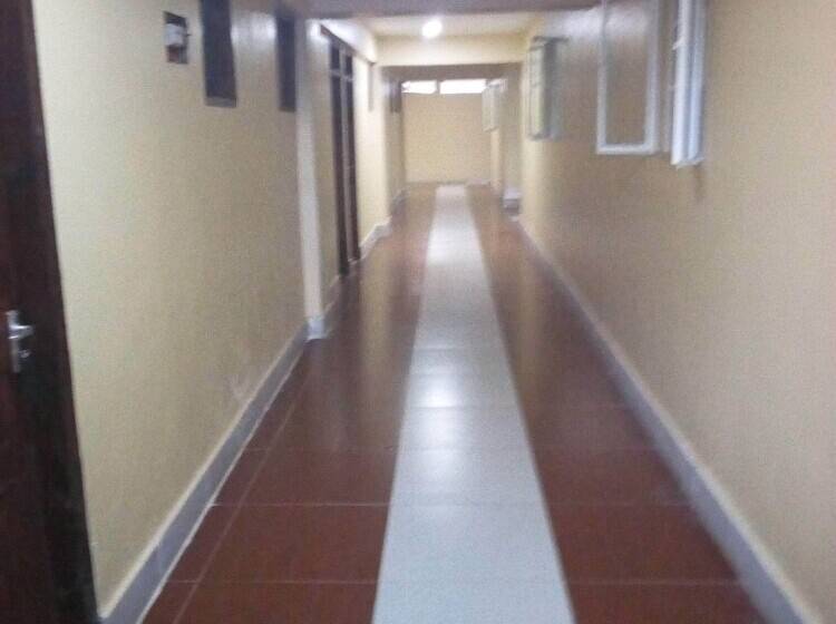 هتل Isiolo Landmark