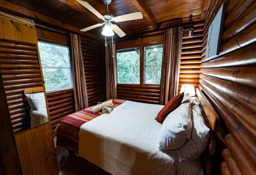 בית מלון כפרי Mtunzini Forest Lodge Self Catering Resort