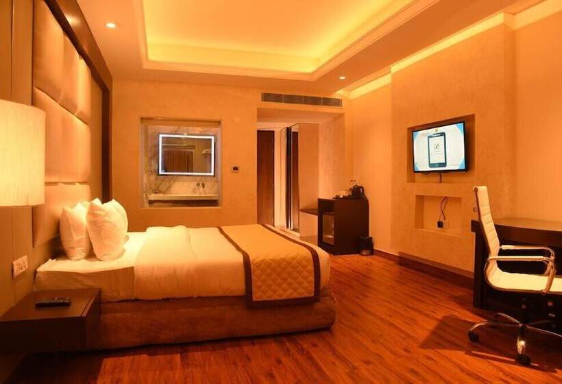 בית מלון כפרי The Gulmohar Grand