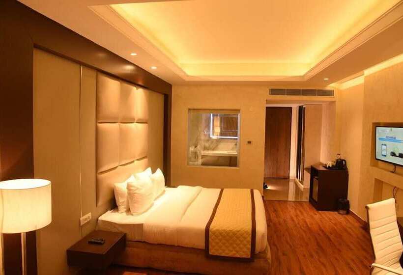 בית מלון כפרי The Gulmohar Grand