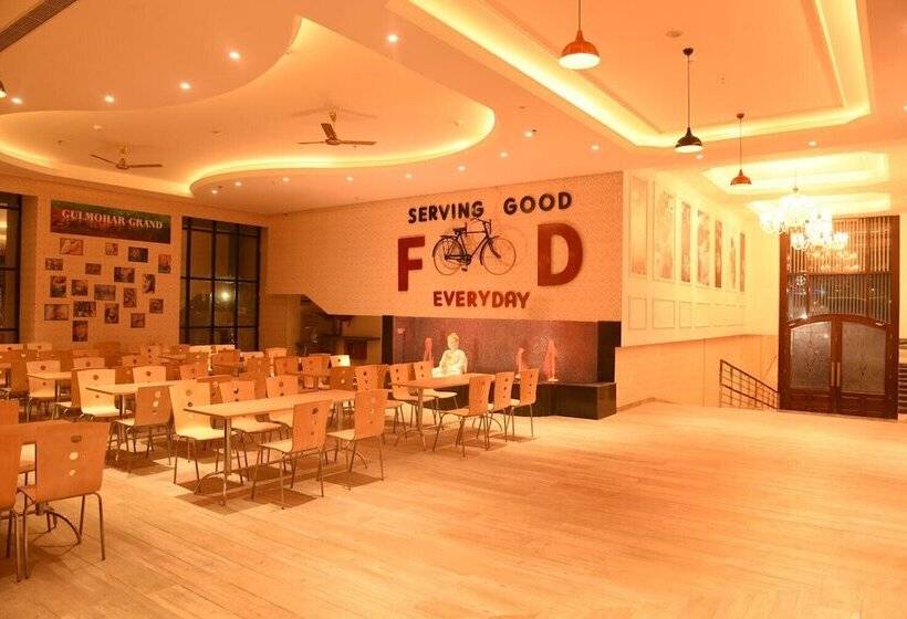 בית מלון כפרי The Gulmohar Grand