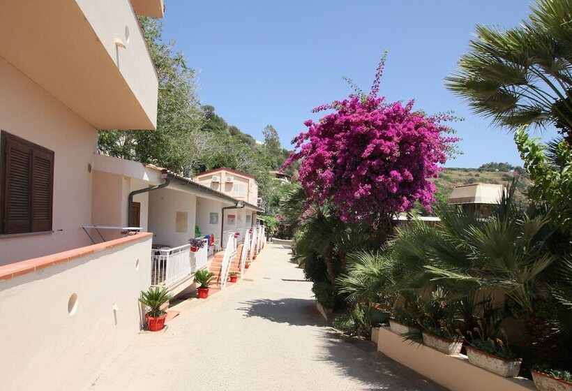 هتل Villaggio Quattro Scogli