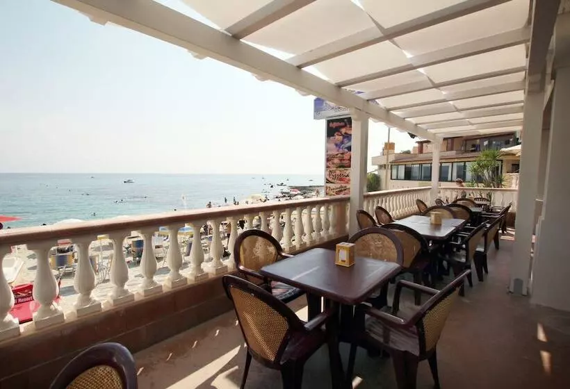 Hotelli Villaggio Quattro Scogli