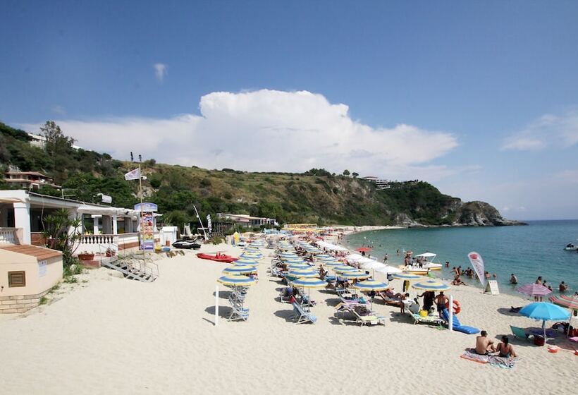 هتل Villaggio Quattro Scogli