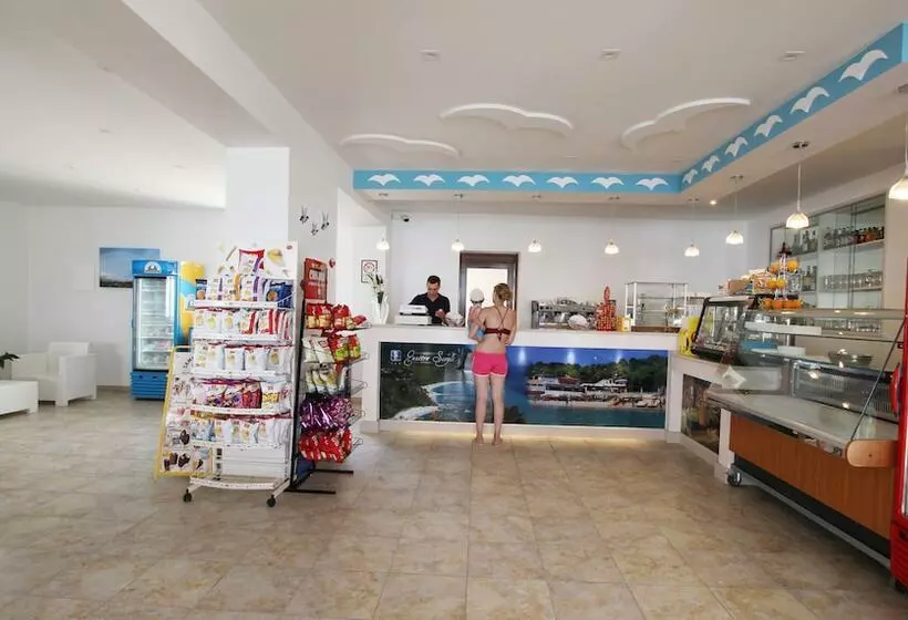 Hotelli Villaggio Quattro Scogli