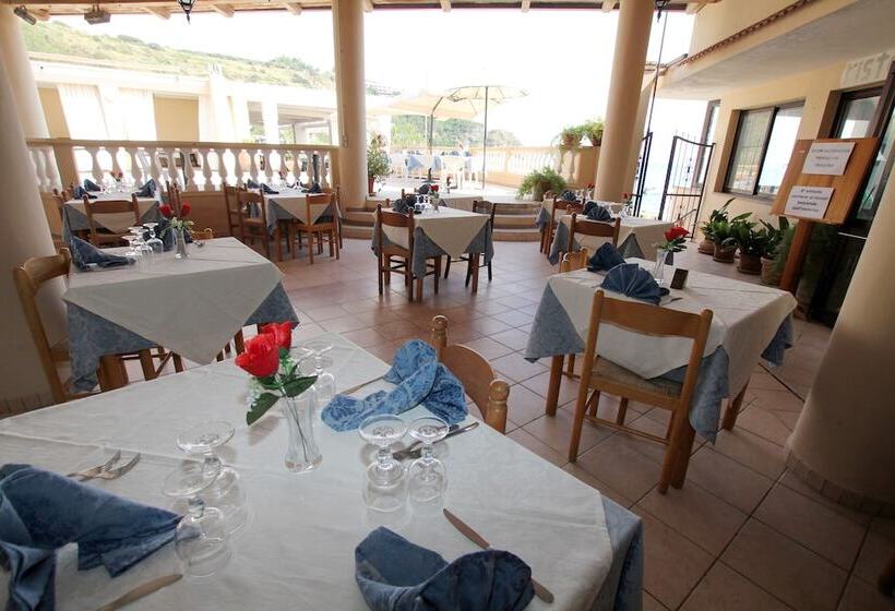 هتل Villaggio Quattro Scogli