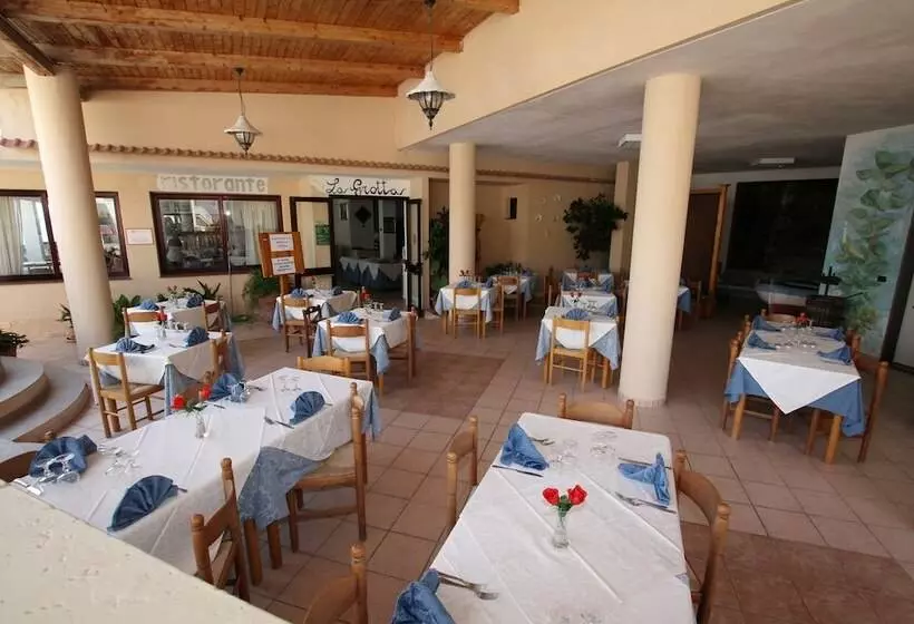 Hotelli Villaggio Quattro Scogli