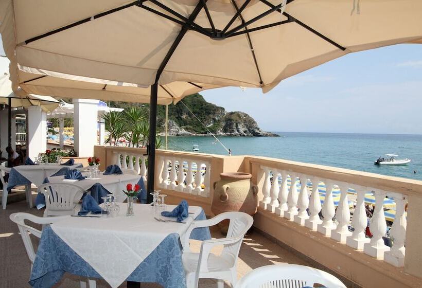 هتل Villaggio Quattro Scogli