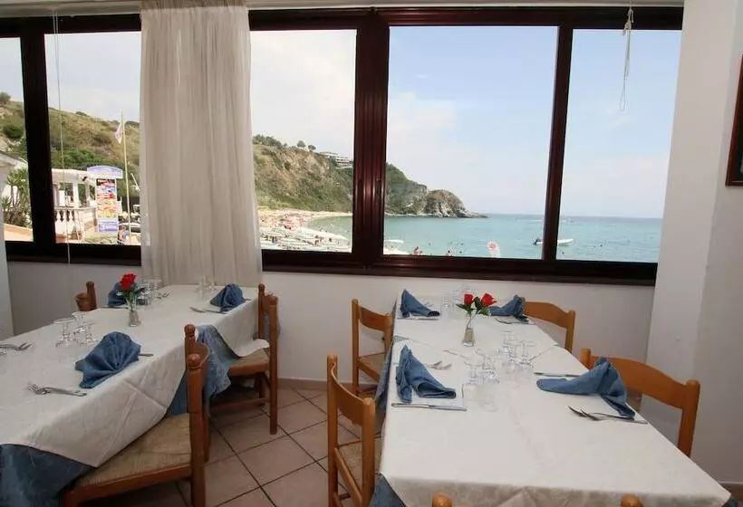 Hotelli Villaggio Quattro Scogli