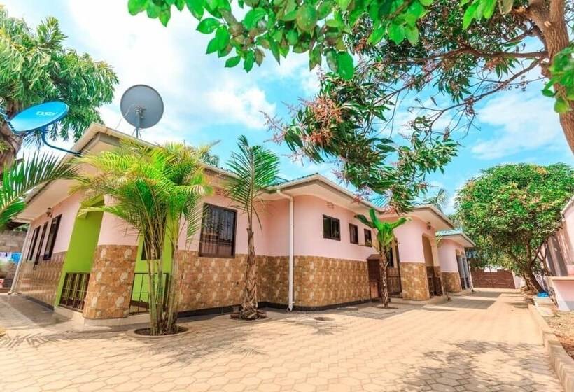 Kilimanjaro Peak   Hostel