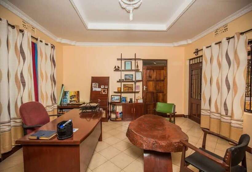 Kilimanjaro Peak   Hostel