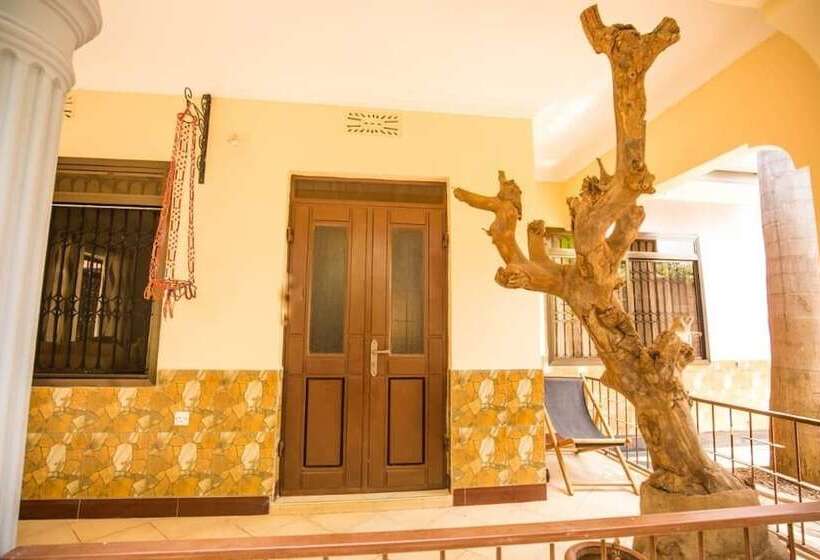 Kilimanjaro Peak   Hostel