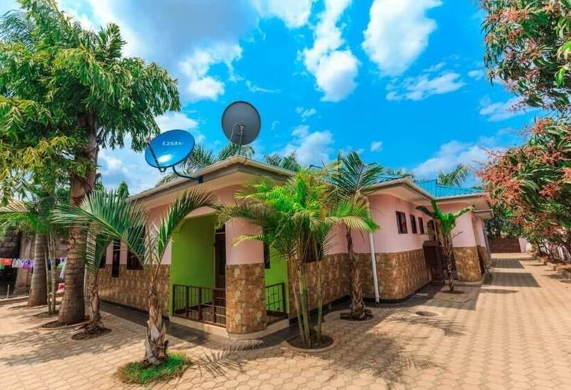 Kilimanjaro Peak   Hostel