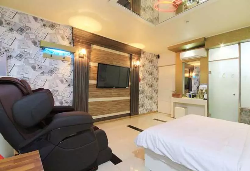 One Motel