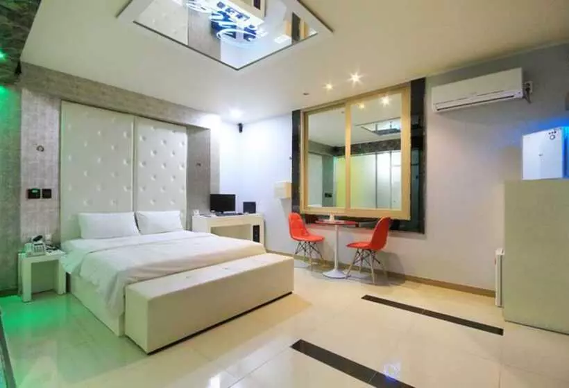 One Motel