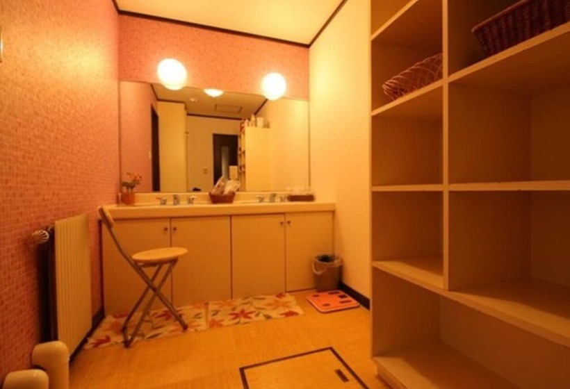 פנסיון Alpine Lodge