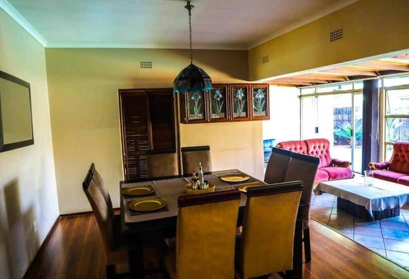 Пансион The Exclusive Guesthouse