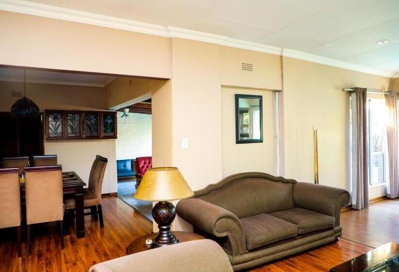 Пансион The Exclusive Guesthouse