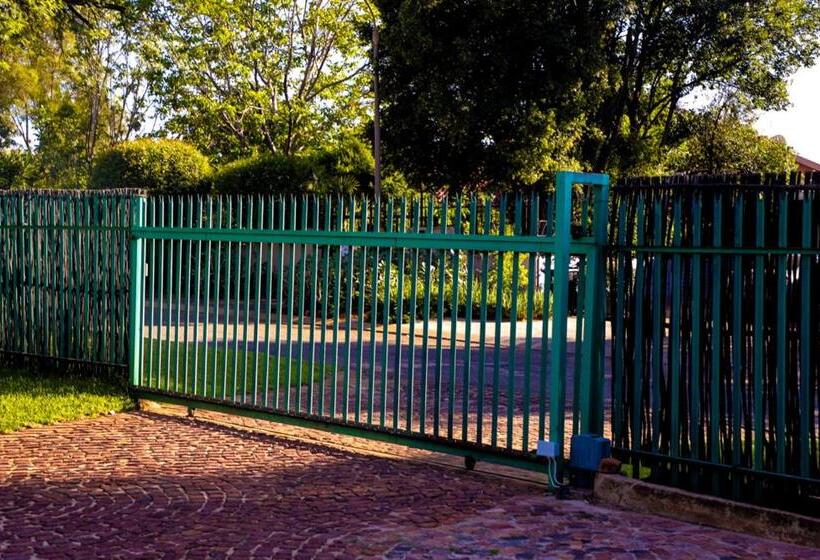 Пансион The Exclusive Guesthouse