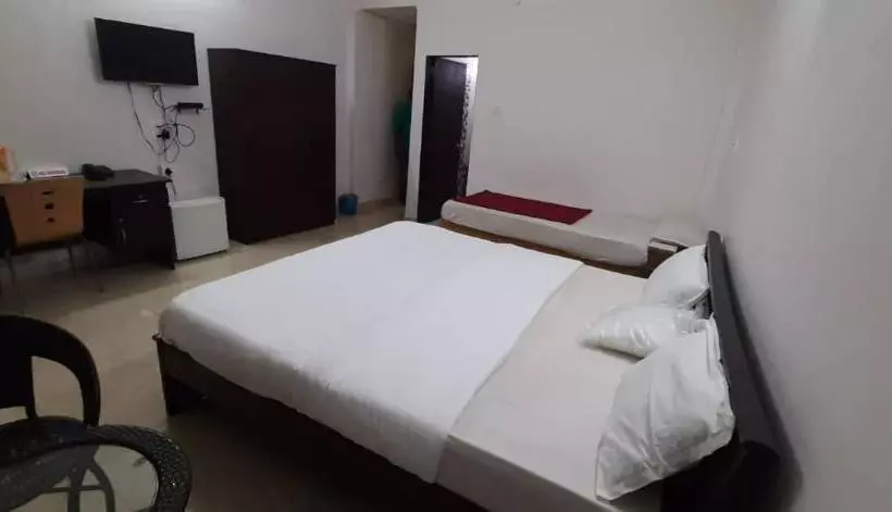 Hotelli Oyo 82176 Konkan House